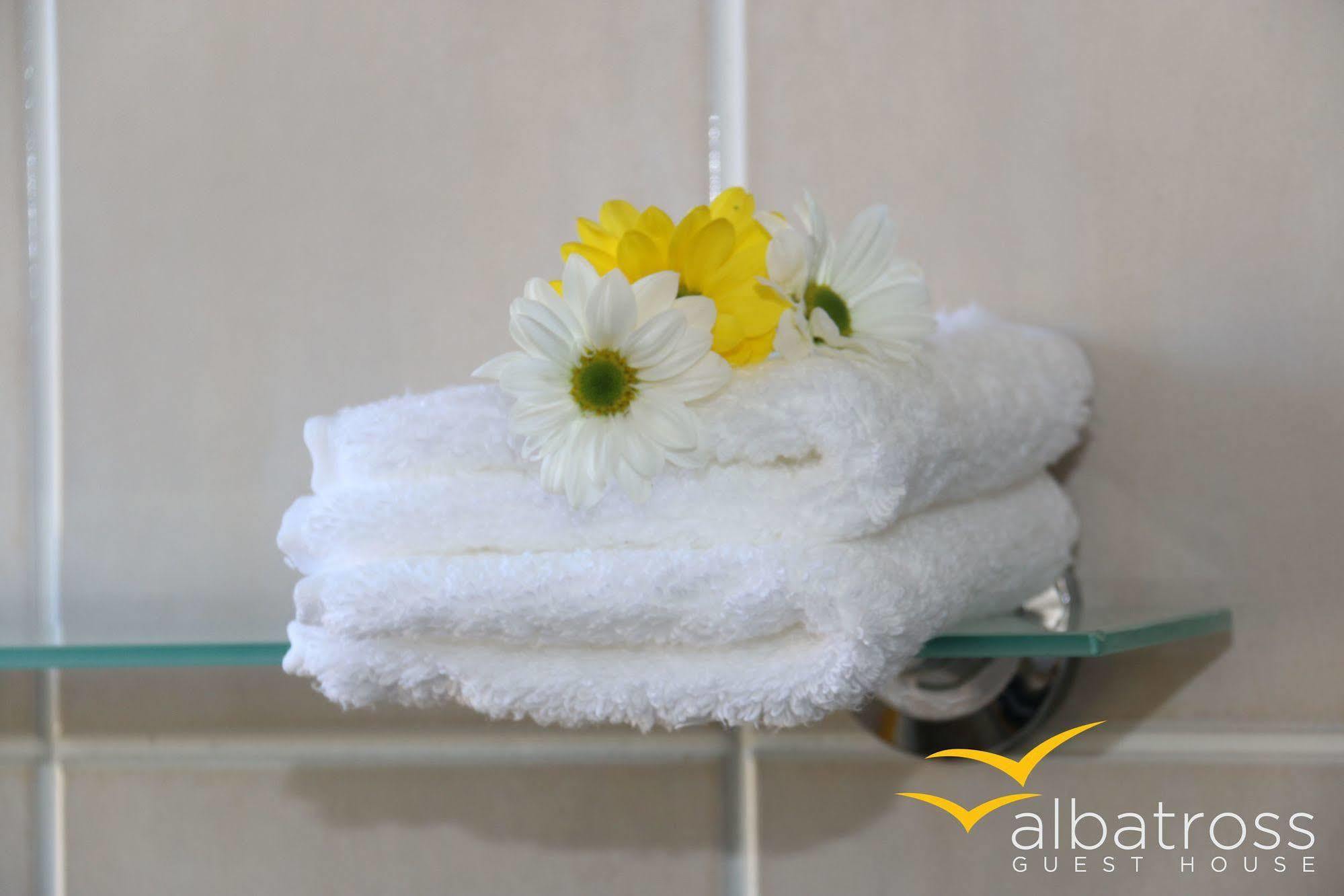Albatross Guesthouse Langebaan Luaran gambar